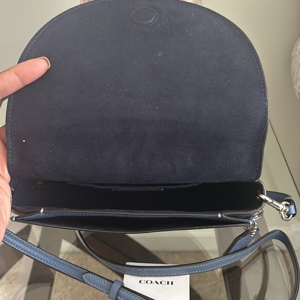 Authentic Coach Crossbody Bag - Picture 8 of 10